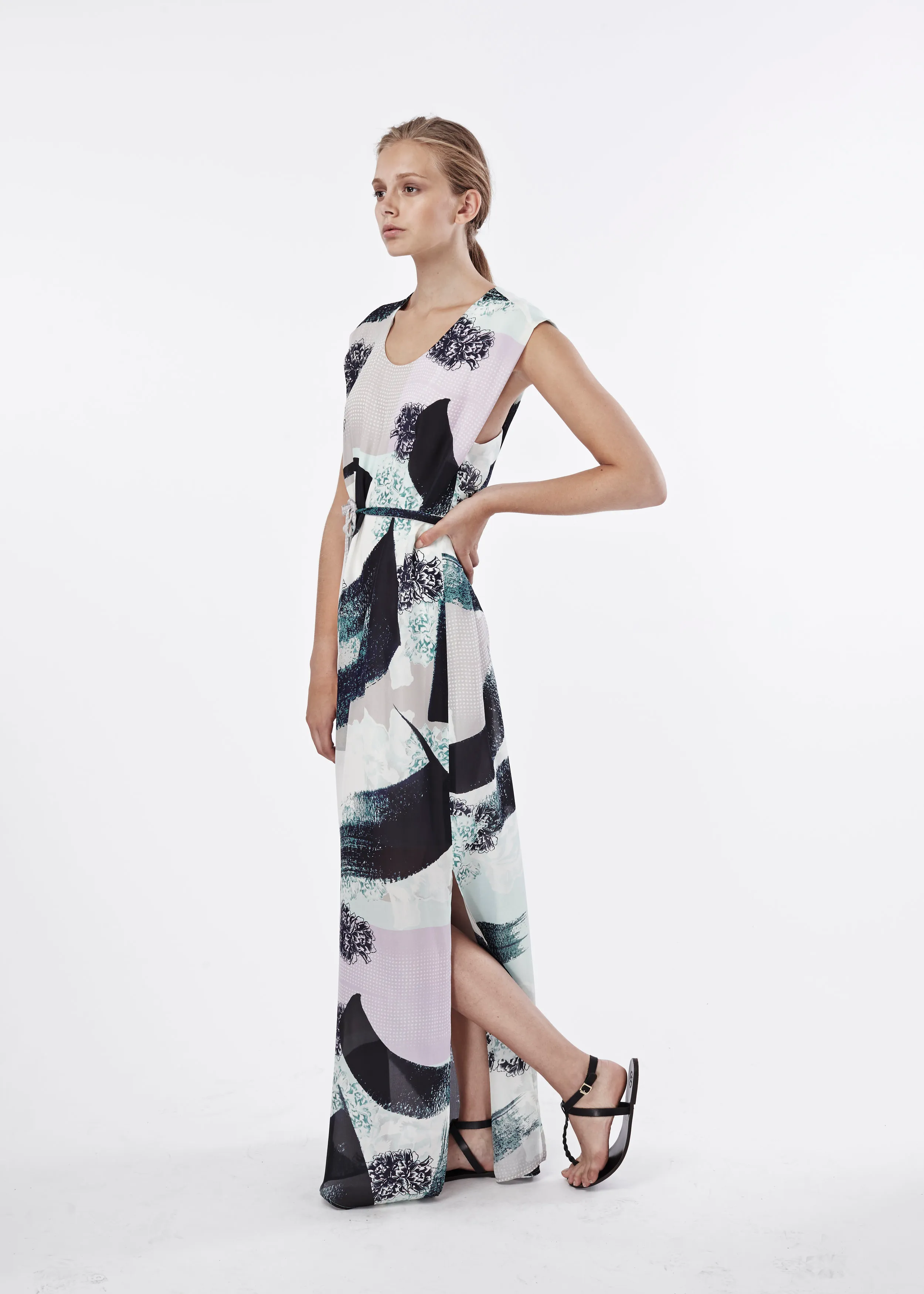 E-commerce photograph, for Stylein, styled by Kristin Dedorson